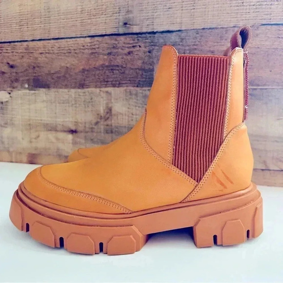 Farm Rio Lug Sole Beaded Platform Chelsea Boots - Picture 2 of 9